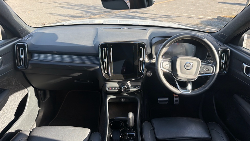 Volvo XC40 2.0 B4P R DESIGN 5dr Auto Petrol Estate - Image 6