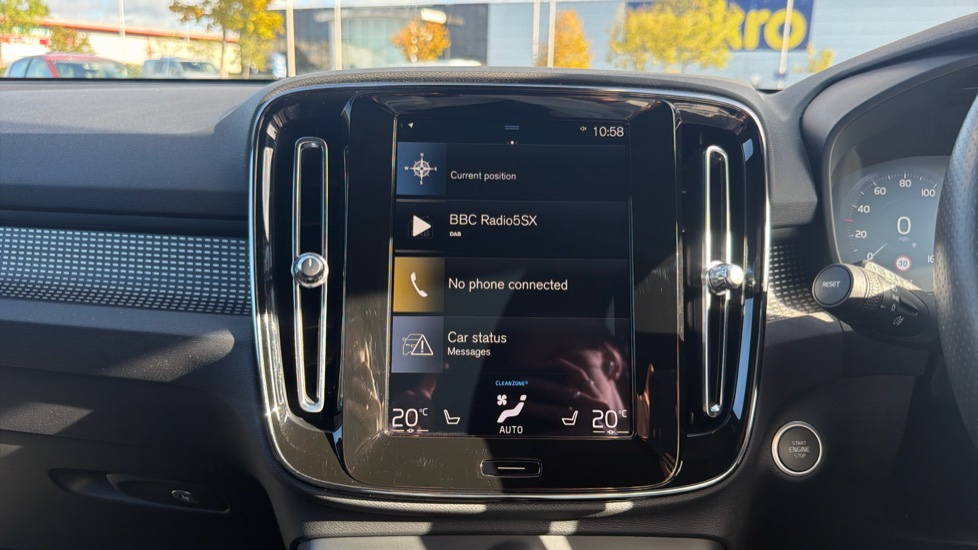 Volvo XC40 2.0 B4P R DESIGN 5dr Auto Petrol Estate - Image 13