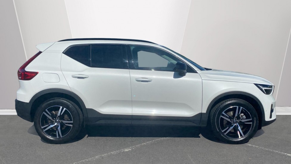 Volvo XC40 2.0 B3P Plus Dark 5dr Auto Petrol Estate - Image 3