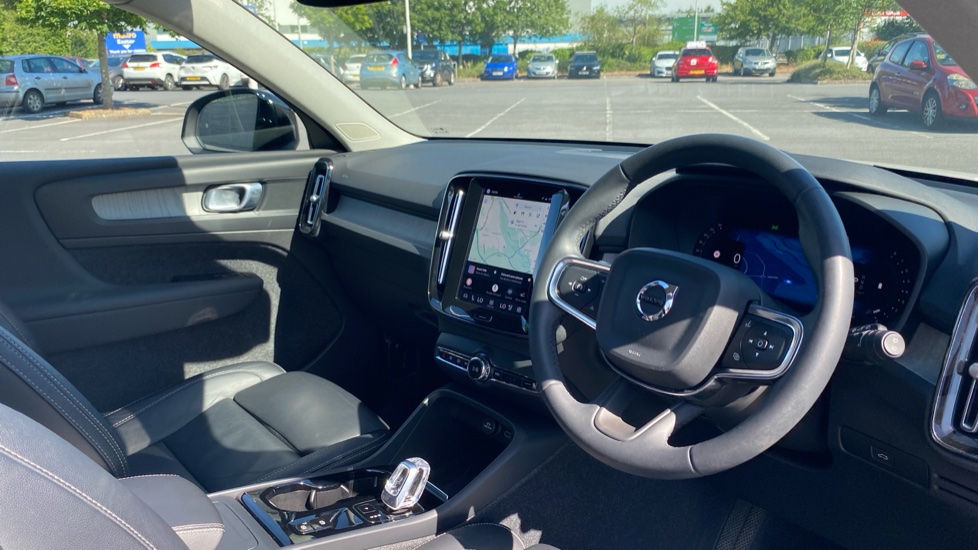 Volvo XC40 2.0 B3P Plus Dark 5dr Auto Petrol Estate - Image 4