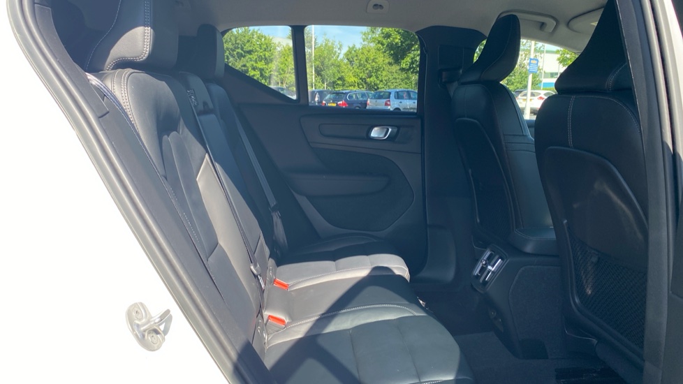Volvo XC40 2.0 B3P Plus Dark 5dr Auto Petrol Estate - Image 6