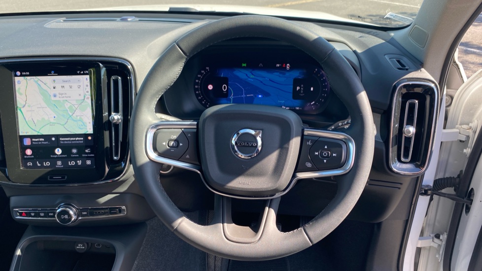 Volvo XC40 2.0 B3P Plus Dark 5dr Auto Petrol Estate - Image 10