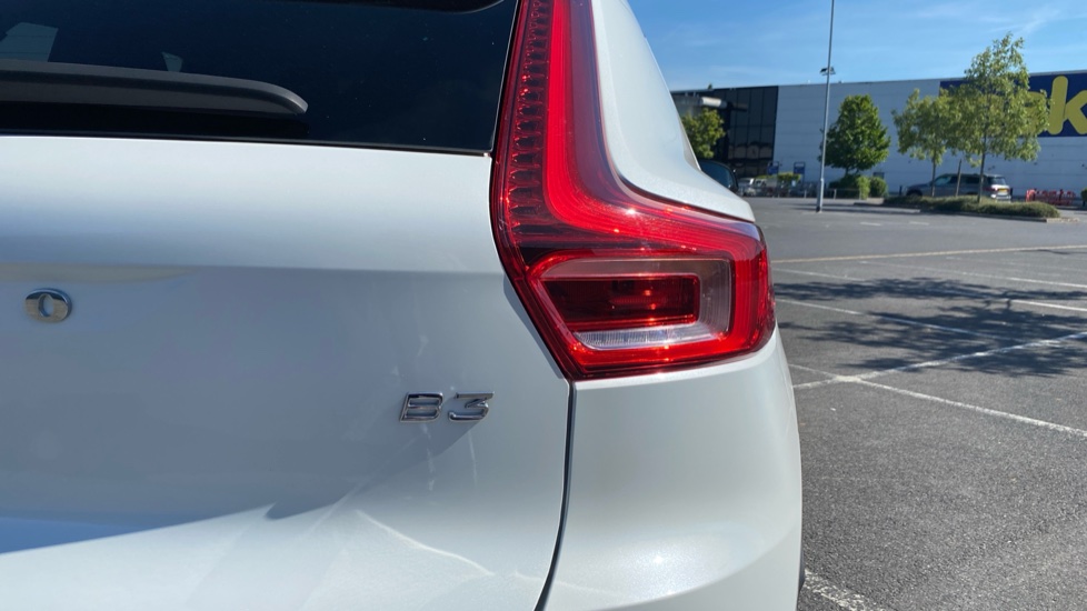 Volvo XC40 2.0 B3P Plus Dark 5dr Auto Petrol Estate - Image 43