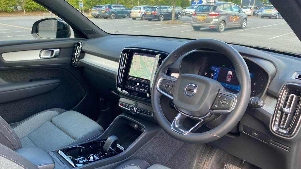 Volvo XC40 2.0 B3P Plus Dark 5dr Auto Petrol Estate - Image 5