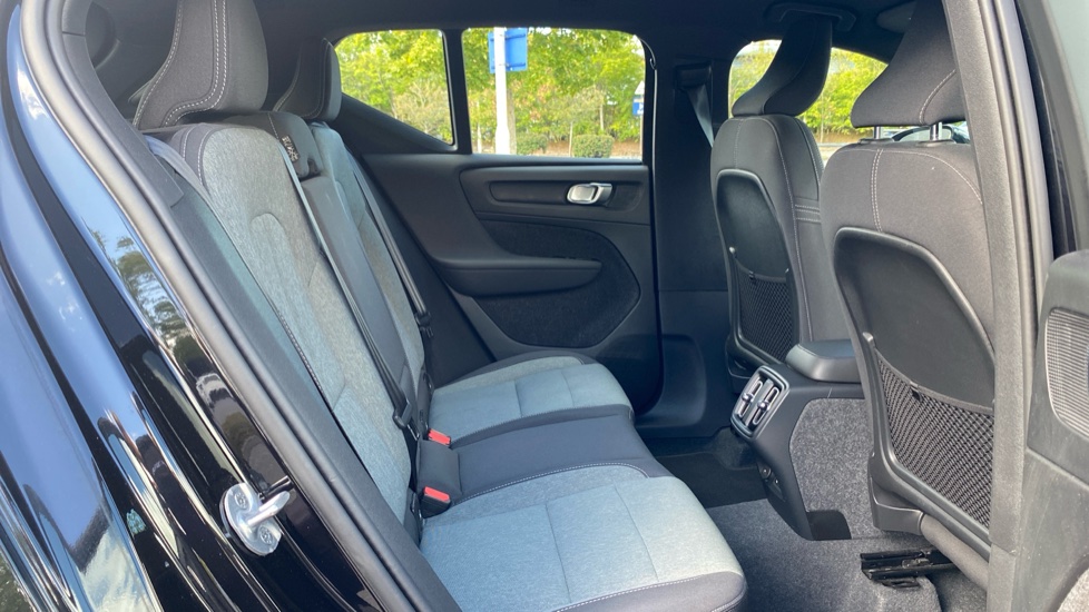 Volvo XC40 2.0 B3P Plus Dark 5dr Auto Petrol Estate - Image 7