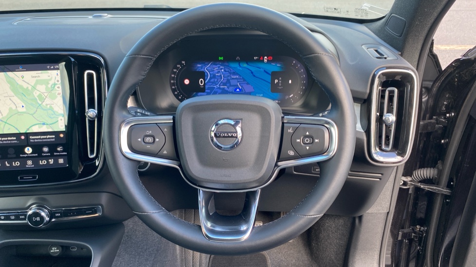 Volvo XC40 2.0 B3P Plus Dark 5dr Auto Petrol Estate - Image 11