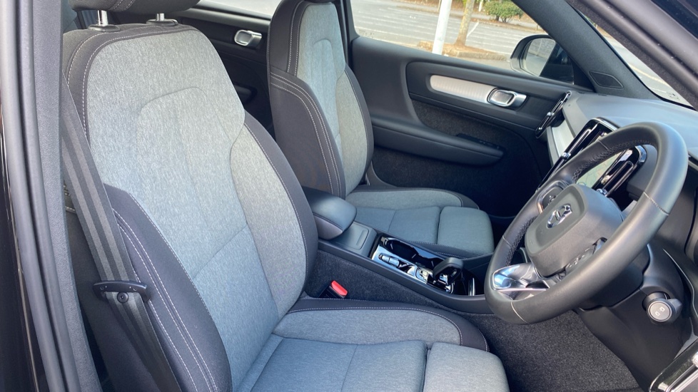 Volvo XC40 2.0 B3P Plus Dark 5dr Auto Petrol Estate - Image 38