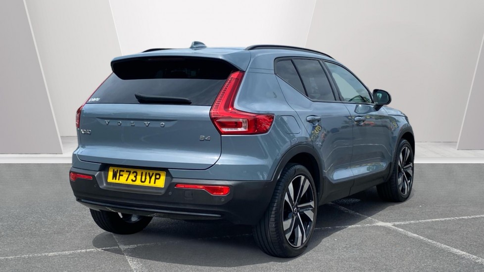 Volvo XC40 2.0 B4P Ultimate Dark 5dr Auto Petrol Estate - Image 2