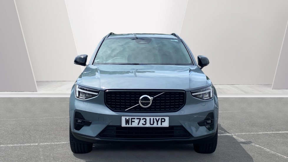 Volvo XC40 2.0 B4P Ultimate Dark 5dr Auto Petrol Estate - Image 9