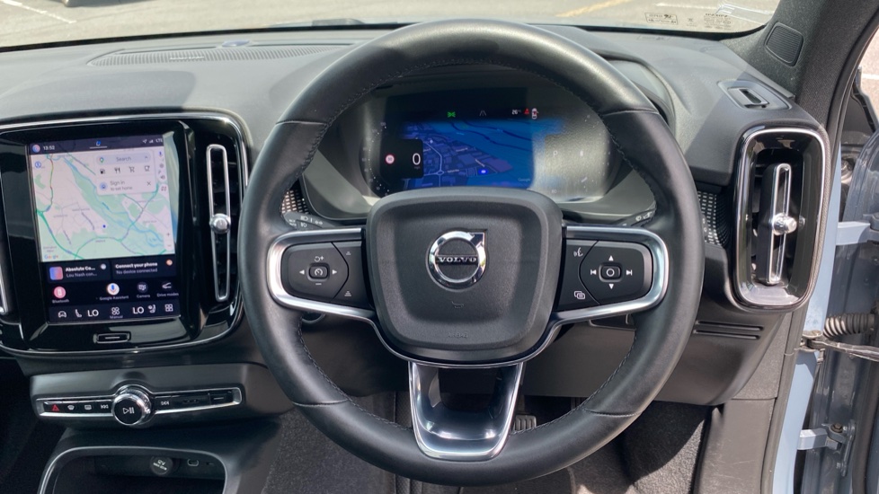 Volvo XC40 2.0 B4P Ultimate Dark 5dr Auto Petrol Estate - Image 11