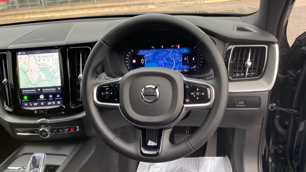 Volvo XC60 2.0 B5P Plus Black Edition 5dr AWD Geartronic Petrol Estate - Image 11