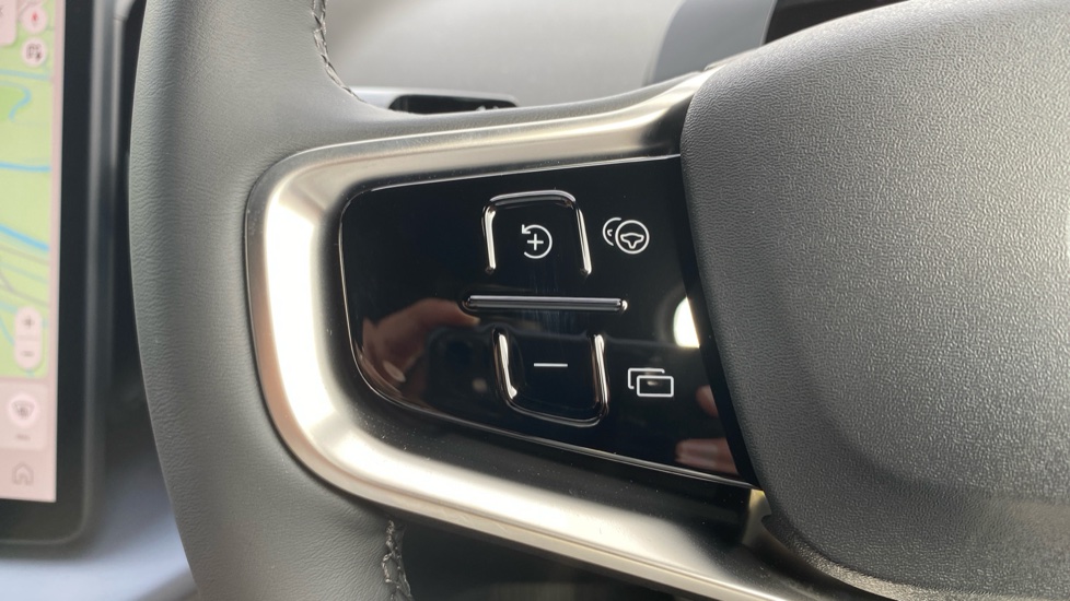 Volvo EX30 315kW Twin Motor Performance Plus 69kWh 5dr Auto Electric Estate - Image 31