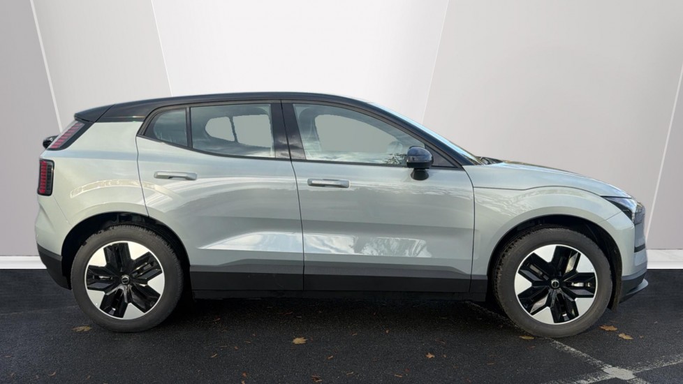 Volvo EX30 200kW Single Motor Plus 51kWh 5dr Auto Electric Estate - Image 3