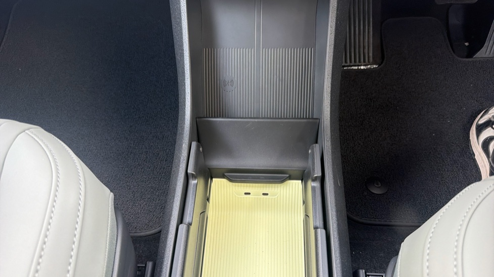 Volvo EX30 200kW Single Motor Plus 51kWh 5dr Auto Electric Estate - Image 26