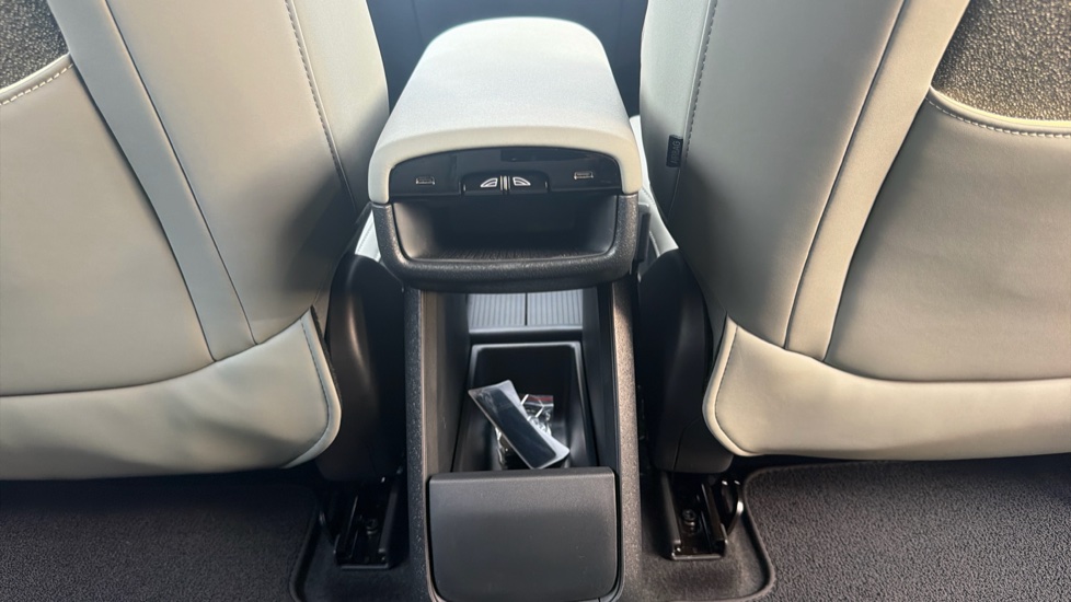 Volvo EX30 200kW Single Motor Plus 51kWh 5dr Auto Electric Estate - Image 38