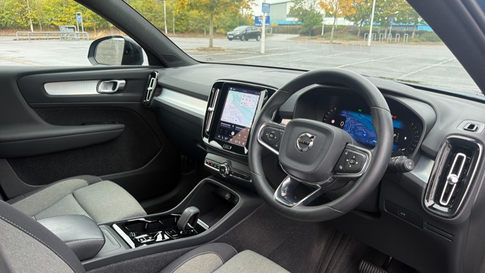 Volvo XC40 2.0 B3P Plus Dark 5dr Auto Petrol Estate - Image 5