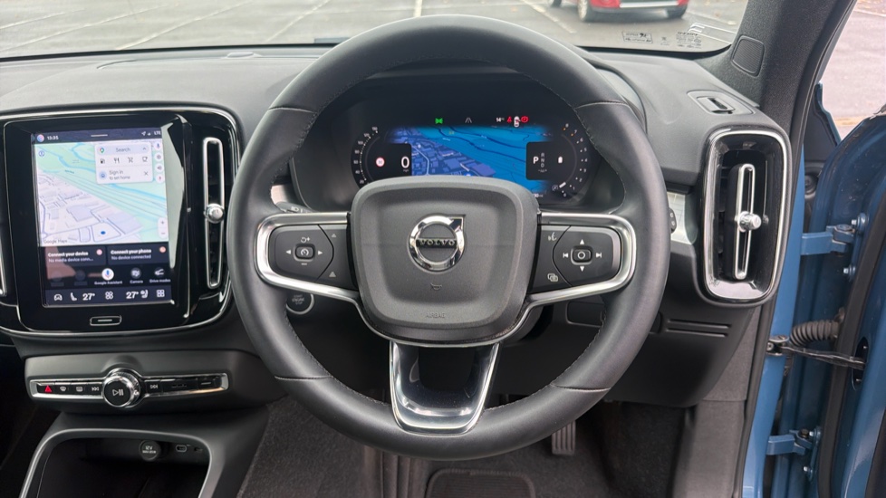 Volvo XC40 2.0 B3P Plus Dark 5dr Auto Petrol Estate - Image 11
