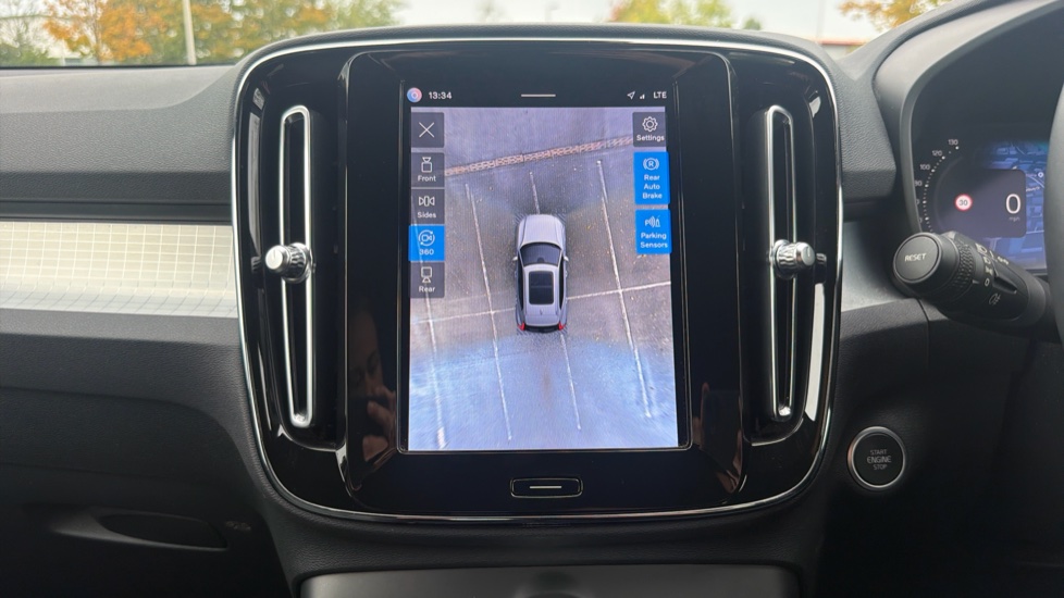 Volvo XC40 2.0 B3P Plus Dark 5dr Auto Petrol Estate - Image 23