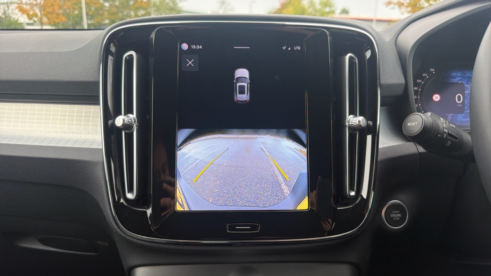 Volvo XC40 2.0 B3P Plus Dark 5dr Auto Petrol Estate - Image 24