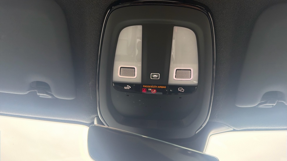 Volvo XC40 2.0 B3P Plus Dark 5dr Auto Petrol Estate - Image 29