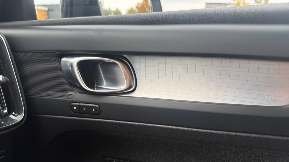 Volvo XC40 2.0 B3P Plus Dark 5dr Auto Petrol Estate - Image 34