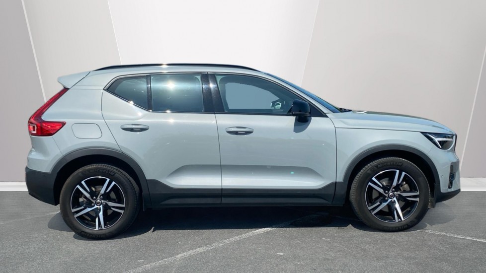 Volvo XC40 2.0 B3P Plus Dark 5dr Auto Petrol Estate - Image 3