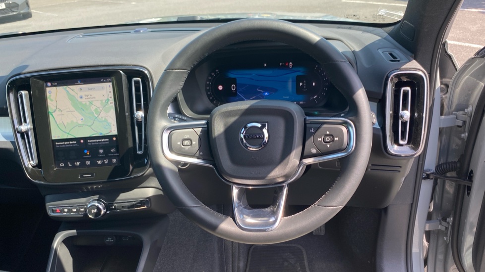 Volvo XC40 2.0 B3P Plus Dark 5dr Auto Petrol Estate - Image 10
