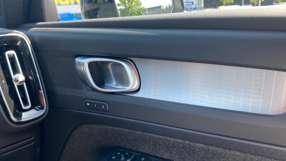 Volvo XC40 2.0 B3P Plus Dark 5dr Auto Petrol Estate - Image 33