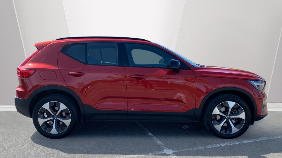 Volvo XC40 2.0 B3P Plus Dark 5dr Auto Petrol Estate - Image 3