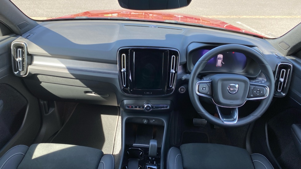 Volvo XC40 2.0 B3P Plus Dark 5dr Auto Petrol Estate - Image 6
