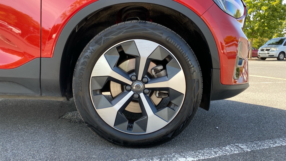 Volvo XC40 2.0 B3P Plus Dark 5dr Auto Petrol Estate - Image 10