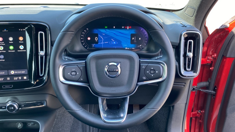 Volvo XC40 2.0 B3P Plus Dark 5dr Auto Petrol Estate - Image 11