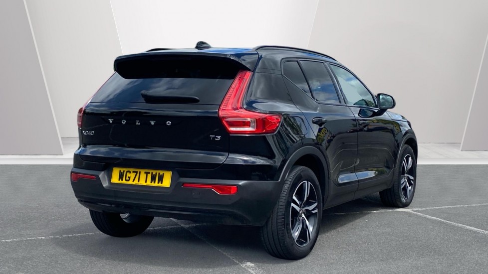 Volvo XC40 1.5 T3 [163] R DESIGN 5dr Geartronic Petrol Estate - Image 2