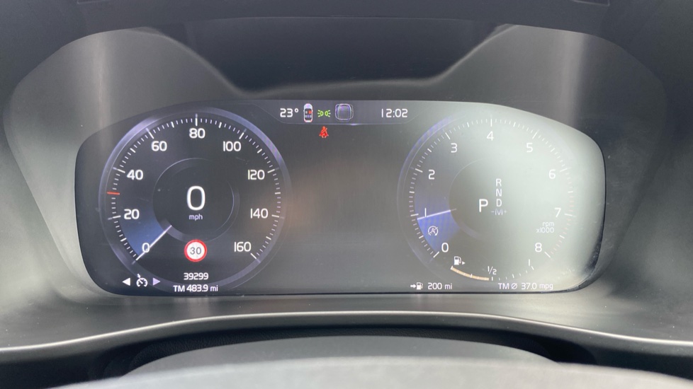 Volvo XC40 1.5 T3 [163] R DESIGN 5dr Geartronic Petrol Estate - Image 11