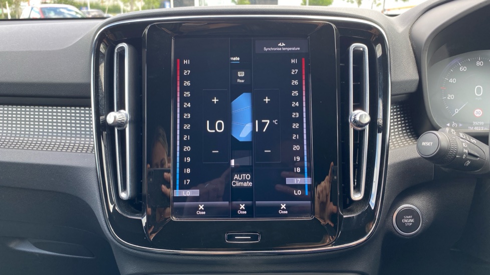 Volvo XC40 1.5 T3 [163] R DESIGN 5dr Geartronic Petrol Estate - Image 18