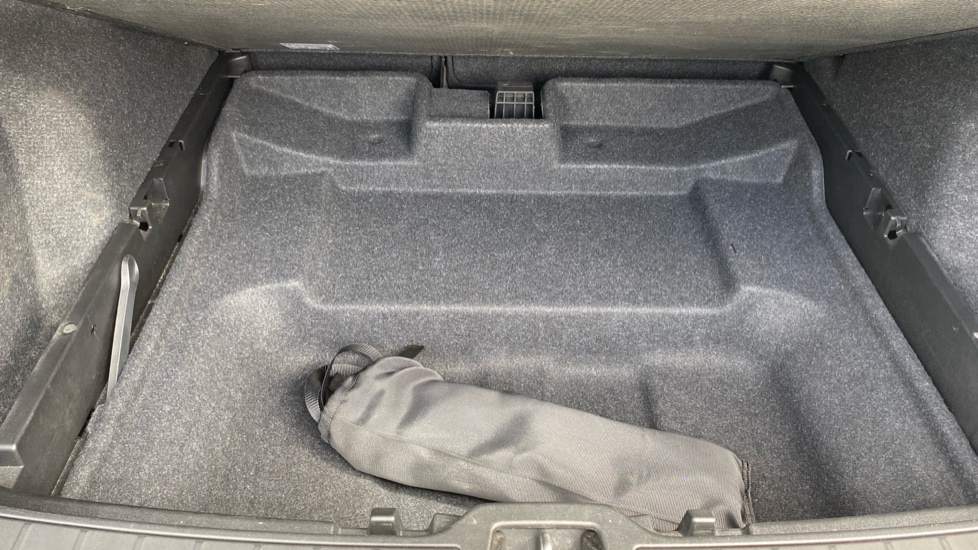 Volvo XC40 1.5 T3 [163] R DESIGN 5dr Geartronic Petrol Estate - Image 38