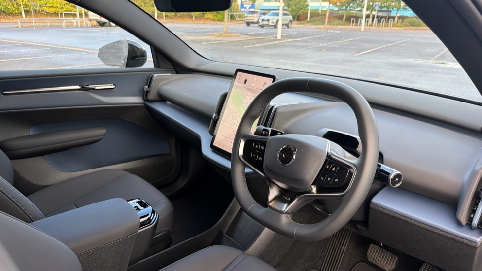 Volvo EX30 200kW SM Extended Range Plus 69kWh 5dr Auto Electric Estate - Image 5