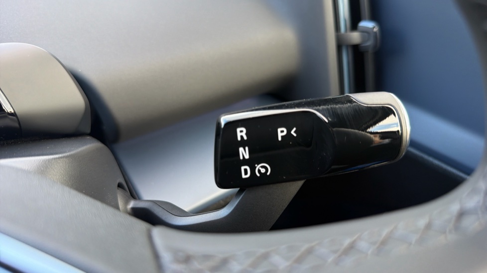 Volvo EX30 200kW SM Extended Range Plus 69kWh 5dr Auto Electric Estate - Image 34