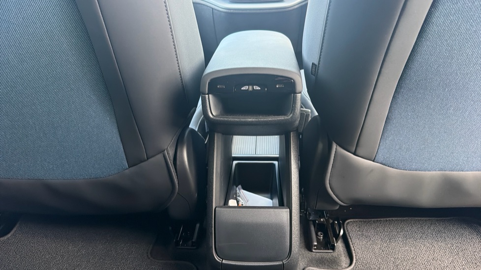 Volvo EX30 200kW SM Extended Range Plus 69kWh 5dr Auto Electric Estate - Image 39