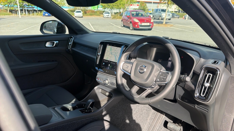 Volvo EX40 185kW Extended Range Core 82kWh 5dr Auto Electric Estate - Image 5