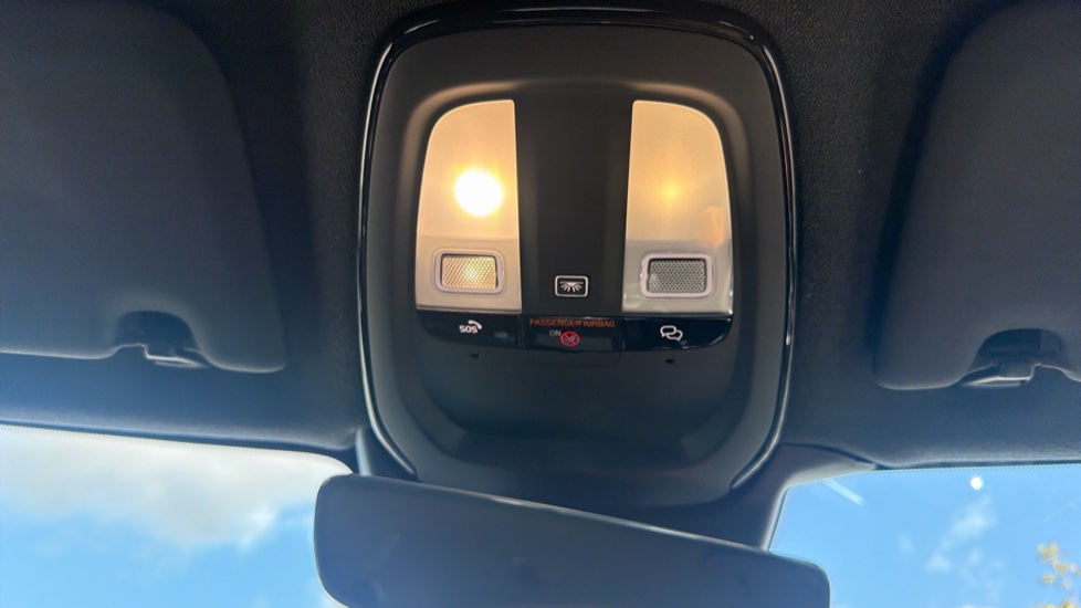 Volvo EX40 185kW Extended Range Core 82kWh 5dr Auto Electric Estate - Image 30