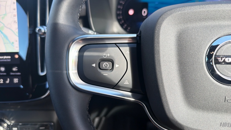 Volvo EX40 185kW Extended Range Core 82kWh 5dr Auto Electric Estate - Image 31