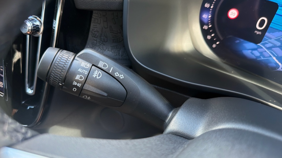 Volvo EX40 185kW Extended Range Core 82kWh 5dr Auto Electric Estate - Image 34