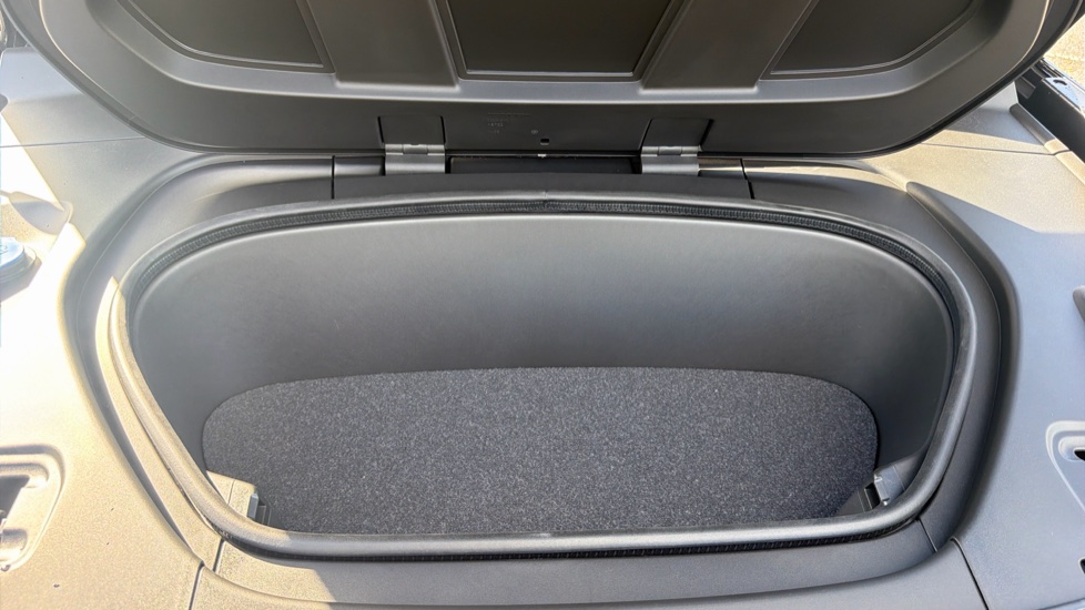 Volvo EX40 185kW Extended Range Core 82kWh 5dr Auto Electric Estate - Image 47
