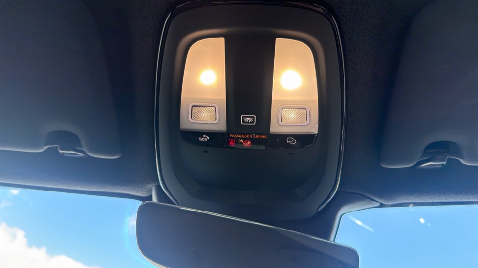 Volvo EX40 185kW Extended Range Core 82kWh 5dr Auto Electric Estate - Image 30