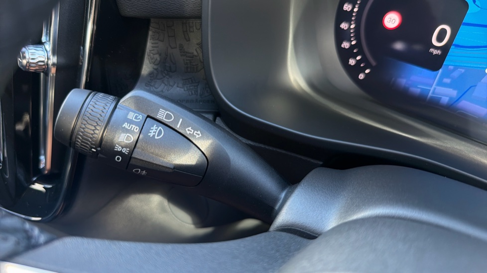 Volvo EX40 185kW Extended Range Core 82kWh 5dr Auto Electric Estate - Image 34