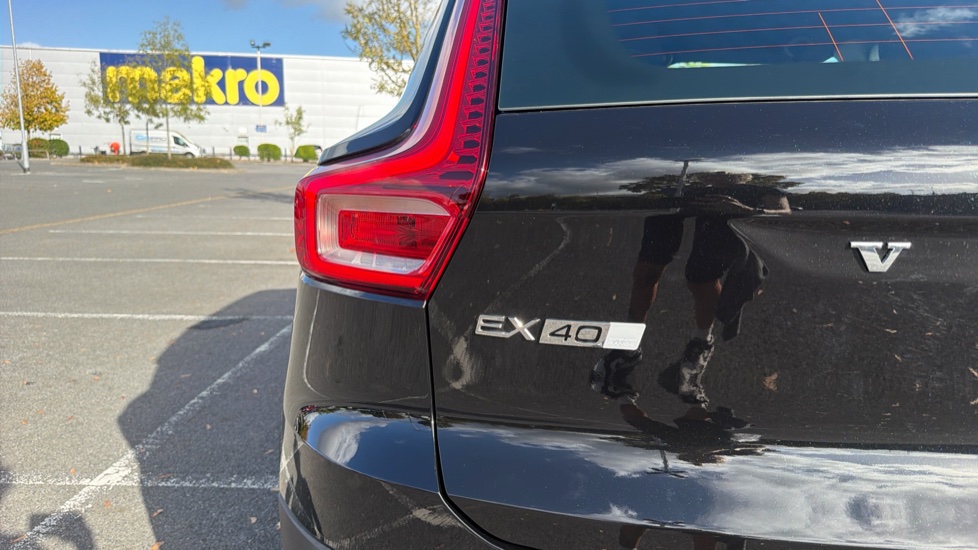 Volvo EX40 185kW Extended Range Core 82kWh 5dr Auto Electric Estate - Image 43