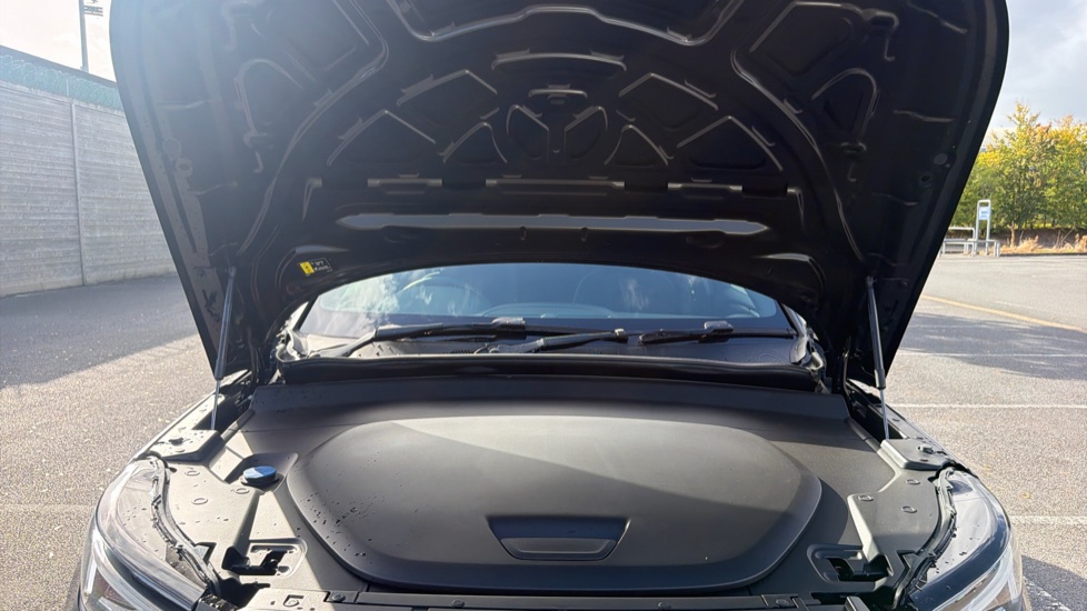 Volvo EX40 185kW Extended Range Core 82kWh 5dr Auto Electric Estate - Image 45