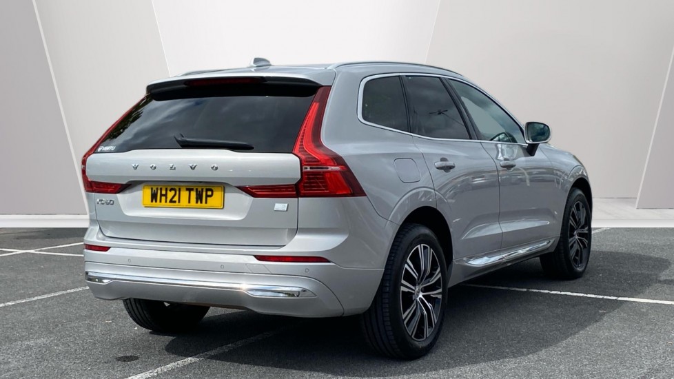 Volvo XC60 2.0 T6 Recharge PHEV Inscription 5dr AWD Auto Estate - Image 2