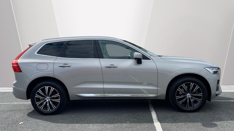 Volvo XC60 2.0 T6 Recharge PHEV Inscription 5dr AWD Auto Estate - Image 3